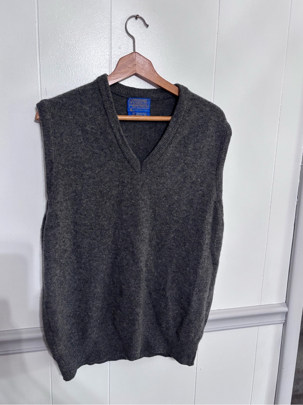 Pendleton Dark Charcoal V-Neck Wool Sweater Vest 100% Virgin Wool